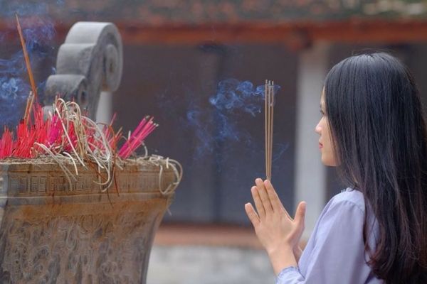 PHONG TỤC THỜ CÚNG GIA TIÊN - NÉT ĐẸP TRONG VĂN HÓA CỦA NGƯỜI VIỆT