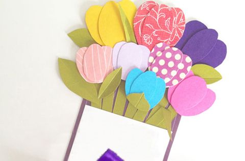 Dạy bé làm thiệp 20/10 mầm non tặng mẹ Dạy bé làm thiệp 20/10 mầm non tặng mẹ