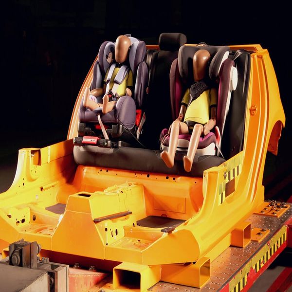 Crash test được thực hiện bởi các tổ chức độc lập uy tín trên thế giới