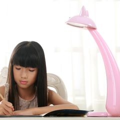 Tại Sao Nên Chọn Đèn Bàn LED Cho Con?