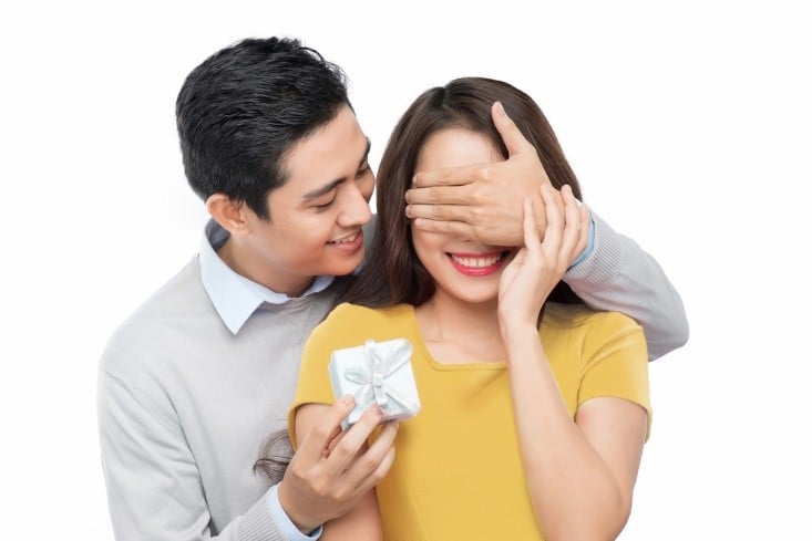 [Yêu đi đừng sợ] Những lưu ý khi tặng đồ lót cho nàng