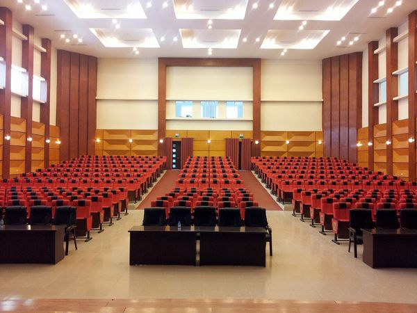 dan-am-thanh-hoi-truong-cao-cap