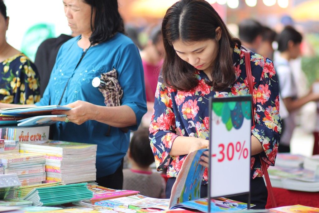 DinhtiBooks made a good impression on Vietnam Book Day festival