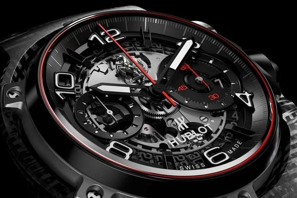 Các sản phẩm đồng hồ chính hãng đến từ Thụy Sỹ đều có chữ “Swiss Made” được khắc nhỏ ở góc 6 giờ