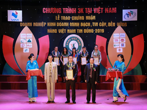 Eurowindow được vinh danh tại Lễ trao chứng nhận Hàng Việt Nam tin dùng 2019