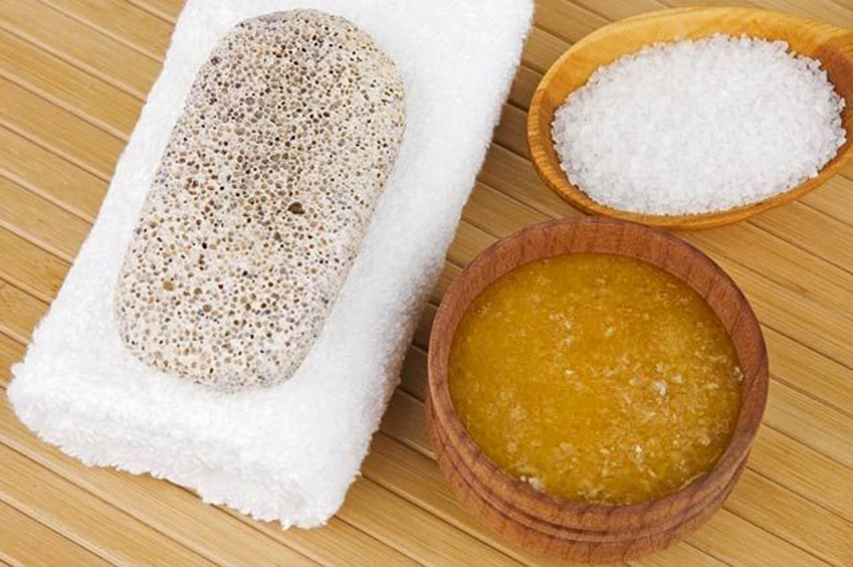 LÀM ĐẸP DA MẶT BẰNG MẬT ONG VÀ MUỐI
