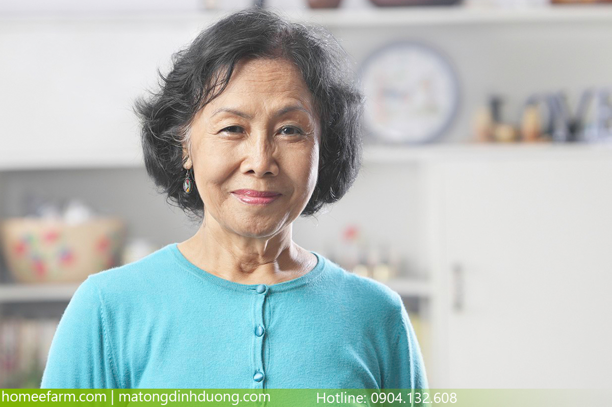 PHƯƠNG PHÁP CHỮA HO BẰNG MẬT ONG NGÂM HÀNH TỎI CỰC HIỆU QUẢ CHO NGƯỜI CAO TUỔI