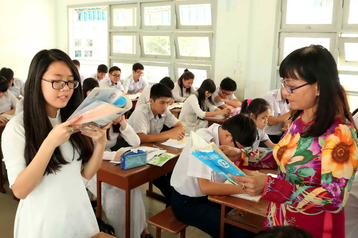 KHÁM PHÁ NGAY PHƯƠNG PHÁP TRỊ HO KHAN TIẾNG BẰNG MẬT ONG VÔ CÙNG HỮU HIỆU