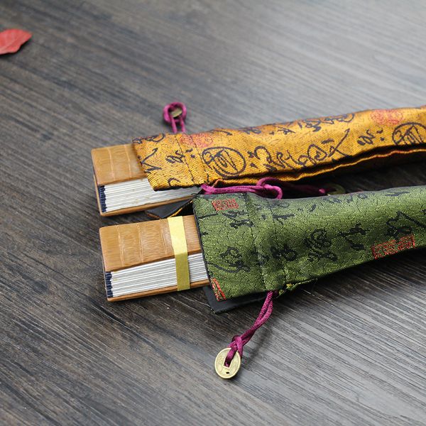 Quạt lan gỗ giấy xuyến chỉ cao cấp