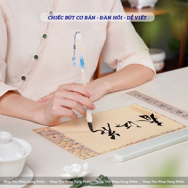 Bút lông Thiên Thủy Bích lông kiêm hào đàn hồi thích hợp viết cỡ chữ vừa