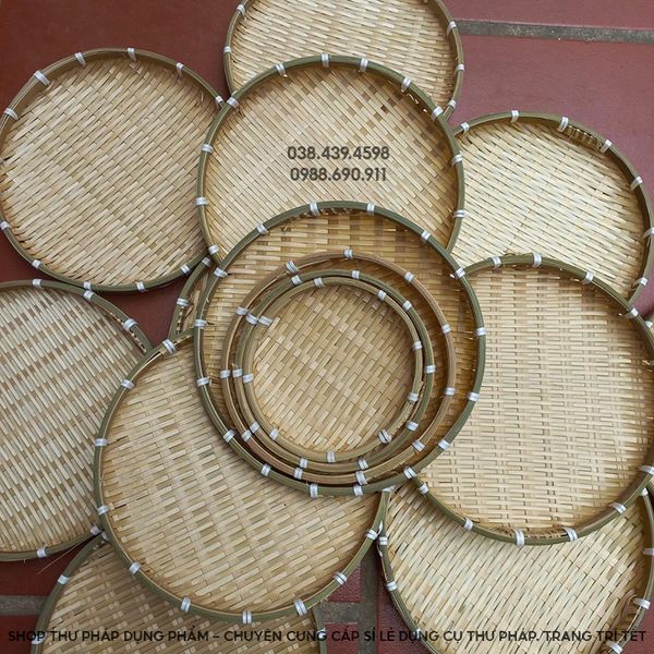 Mẹt chữ thư pháp viết tay trang trí tết