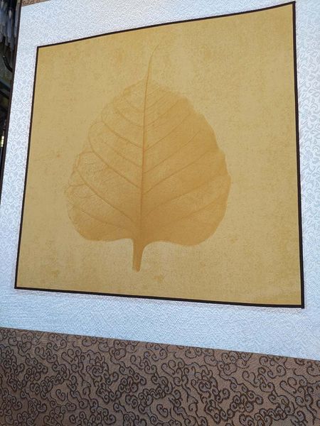 Biểu liễn lụa thư pháp lá bồ đề