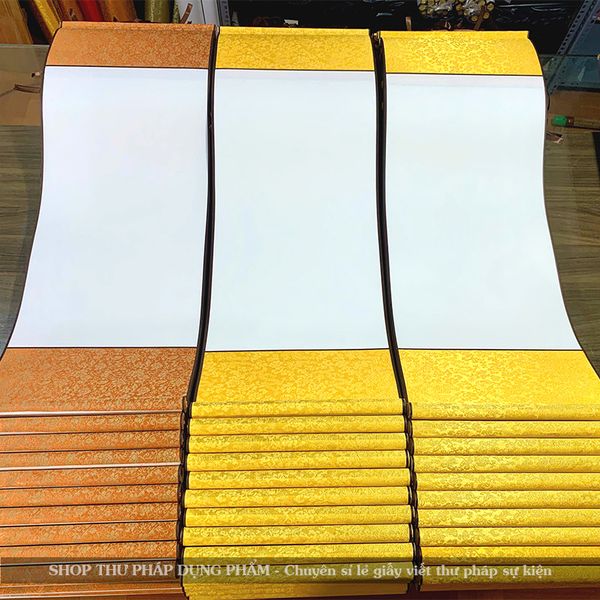 Biểu liễn lụa viết thư pháp