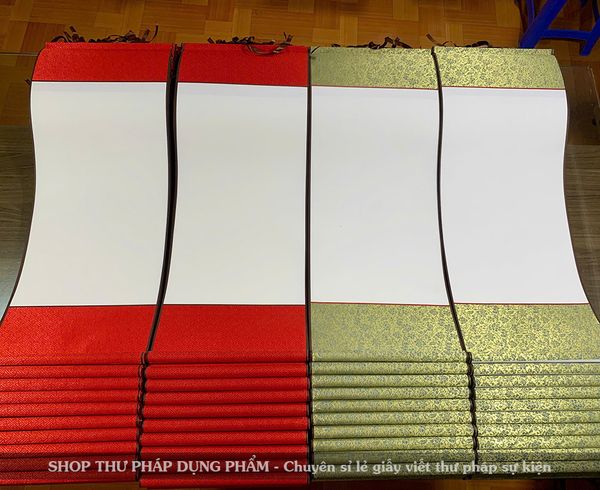 Biểu liễn lụa viết thư pháp