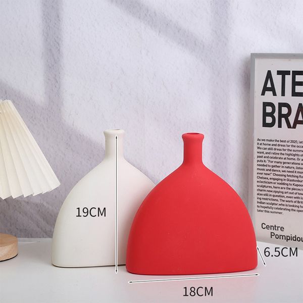 Bình hoa Tết mai đào thân tam giác cổ nhỏ trang trí Tết