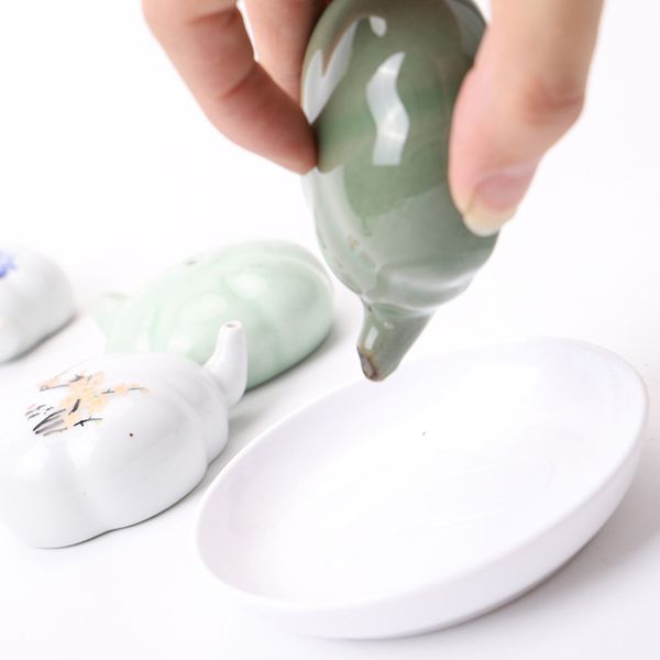 Bình nhỏ giọt nước để mài mực, mực đặc cần thêm nước