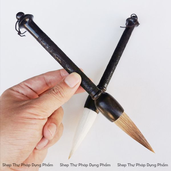 Bút lông thư pháp cán hắc đàn khắc hình rồng