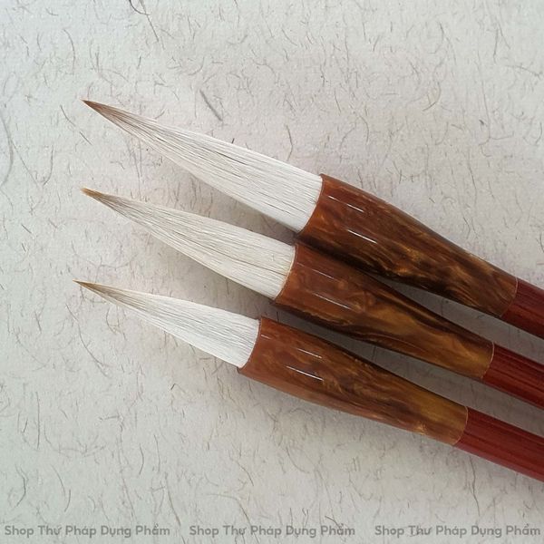 Bút lông thư pháp Yên Vân Hà Thị