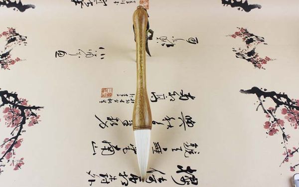 Bút lông thư pháp đại tự cán gỗ viết câu đối, biểu liễn