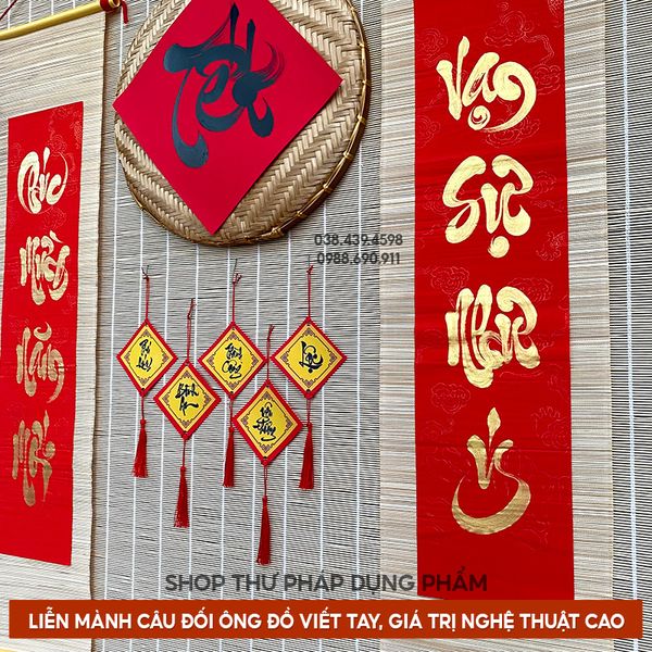 Liễn mành 4 chữ nhũ vàng