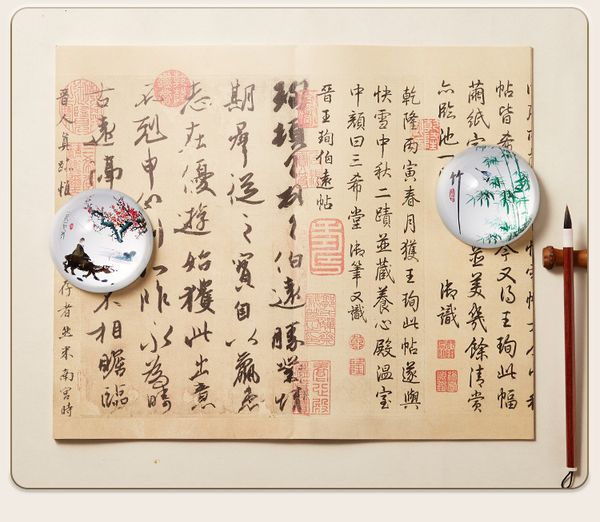 Chặn giấy thư pháp thủy tinh hình tròn in tranh sắc nét độ nặng thích hợp