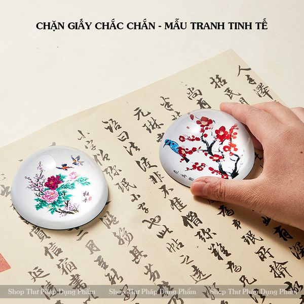 Chặn giấy thư pháp thủy tinh hình tròn in tranh sắc nét độ nặng thích hợp