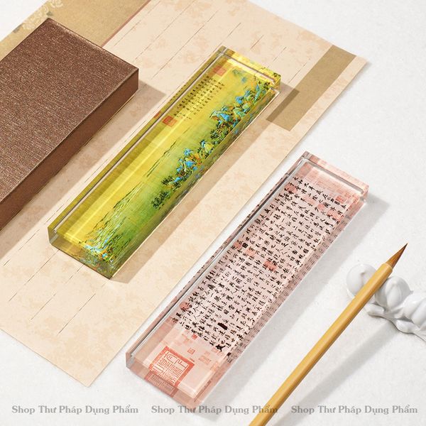 Chặn giấy thư pháp chất liệu thủy tinh 20x5cm in tranh sắc nét độ nặng thích hợp