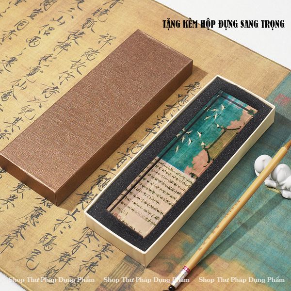 Chặn giấy thư pháp chất liệu thủy tinh 20x5cm in tranh sắc nét độ nặng thích hợp