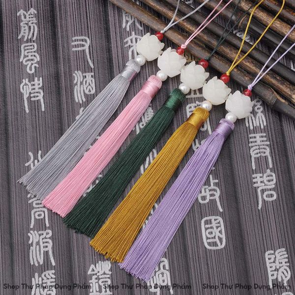 Dây treo tua rua ngọc bội hoa sen treo trang trí