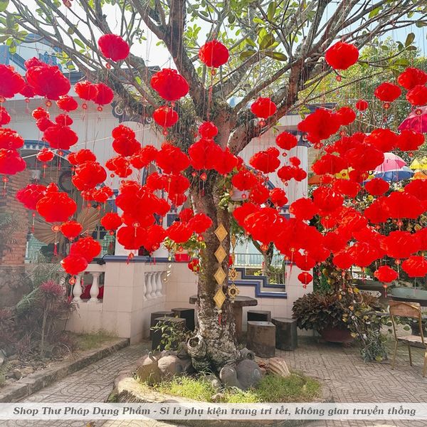 Đèn lồng đỏ nilon chống nước treo trang trí tết, decor không gian truyền thống
