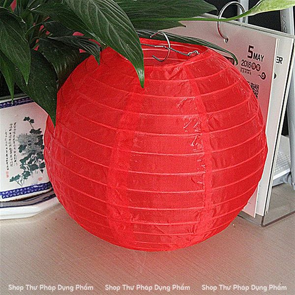 Đèn lồng đỏ chất liệu bằng vải treo trang trí ngoài trời, trong nhà