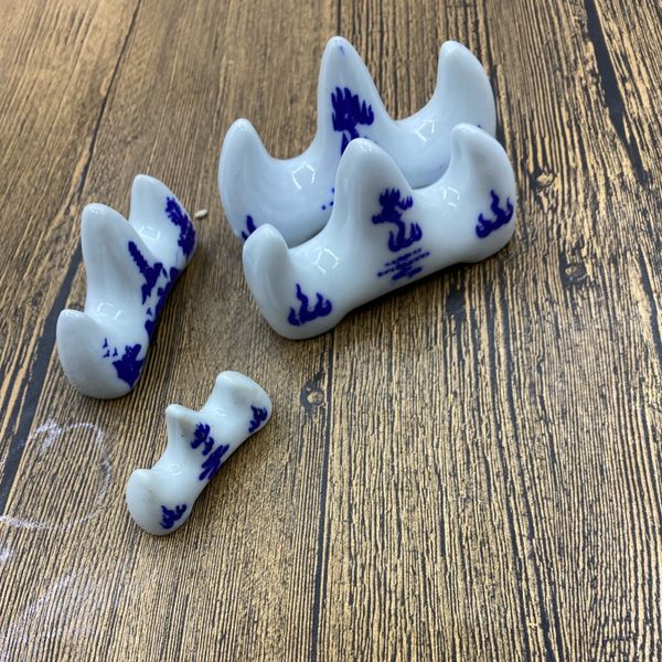 Gác bút viết thư pháp sứ