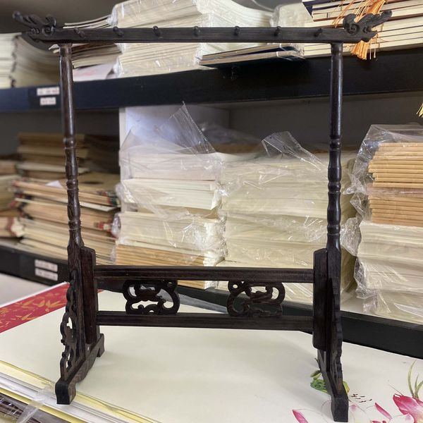 Giá treo bút lông thư pháp