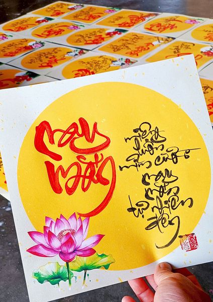 Giấy ốp treo trang trí in tranh mẫu mới 26x26cm OPM1