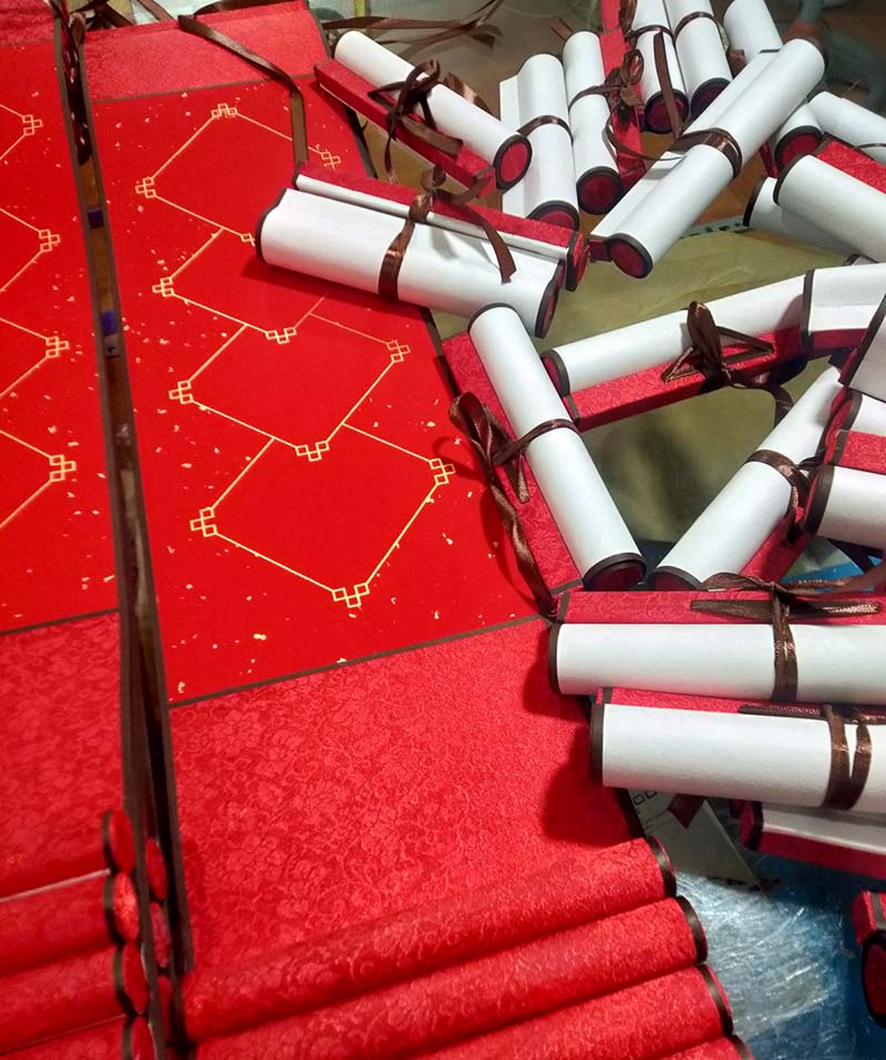 Biểu liễn lụa viết thư pháp mini câu đối 4 chữ 17x70cm