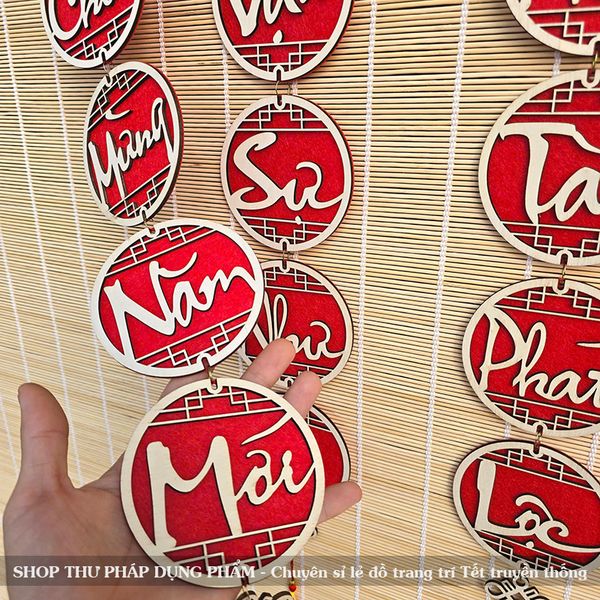 Liễng câu đối thư pháp treo trang trí Tết chất liệu gỗ