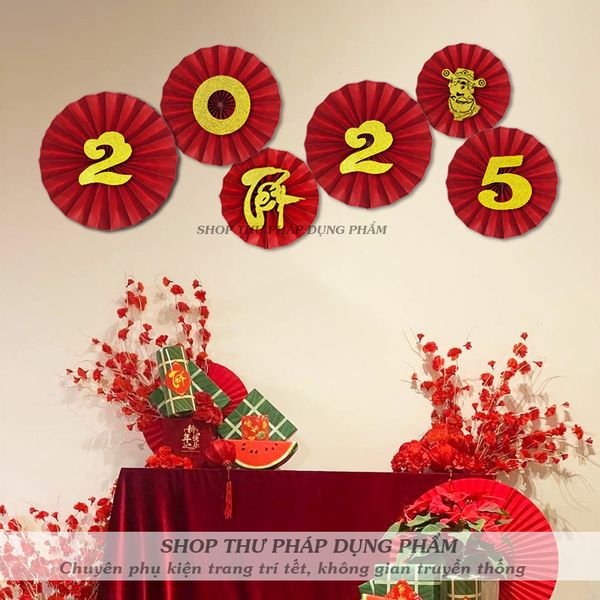Quạt giấy trang trí tết
