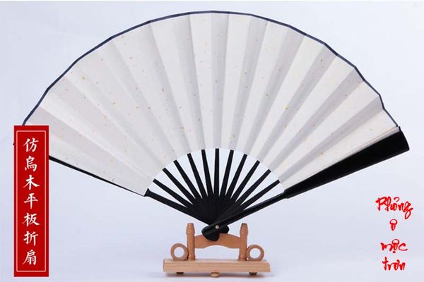 Quạt lan viết thư pháp