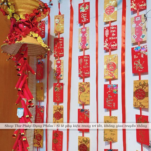 Cuộn ruy băng đỏ trang trí tết decor treo cây mai đào không gian truyền thống