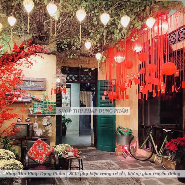 Cuộn ruy băng đỏ trang trí tết decor treo cây mai đào không gian truyền thống