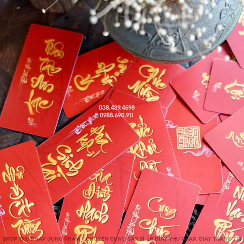 Thẻ giấy thư pháp in chữ 5.5x12cm trang trí tết kèm tua rua