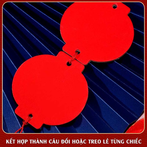 Thẻ giấy màu đỏ treo trang trí ngày tết