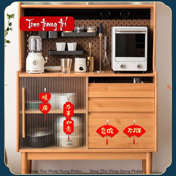 Thẻ giấy màu đỏ treo trang trí ngày tết