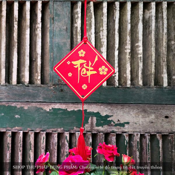 Thẻ gỗ treo treo đào mai trang trí tết truyền thống 8x8cm