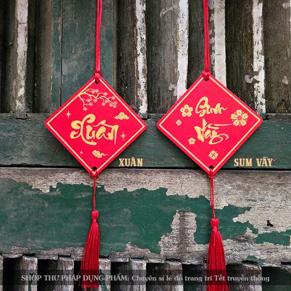 Thẻ gỗ treo treo đào mai trang trí tết truyền thống 8x8cm