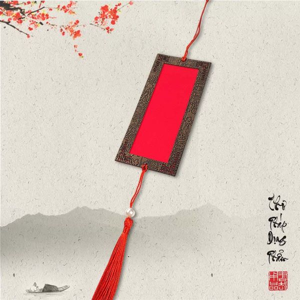 Thẻ treo trang trí đào mai viết thư pháp