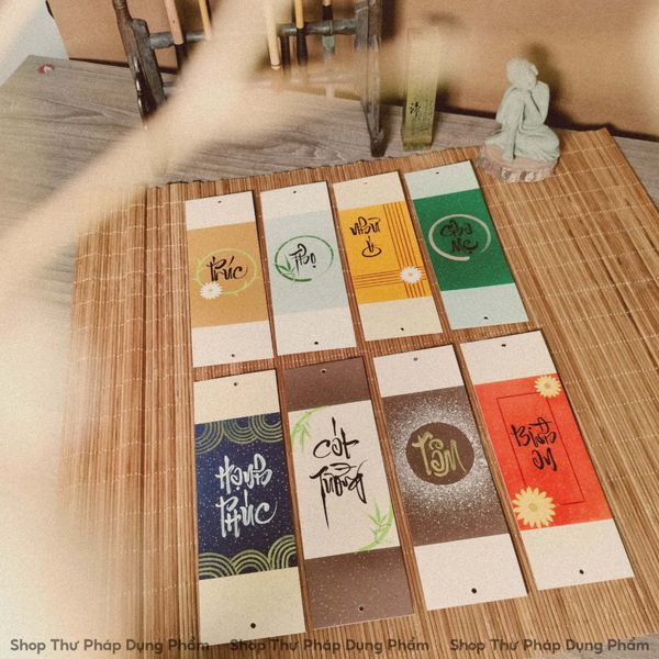 Thẻ giấy xuyến chỉ nhuộm sáp viết thư pháp