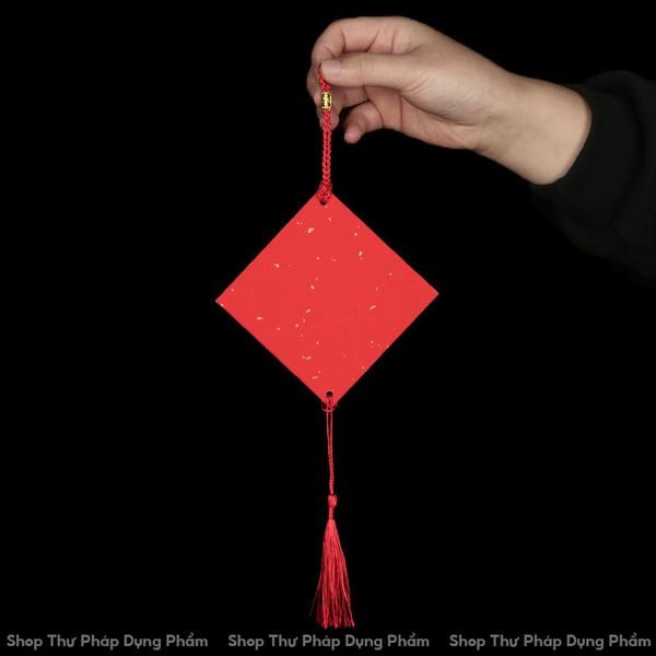 Thẻ cứng treo trang trí hình quả trám