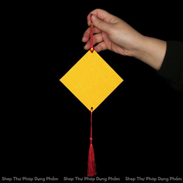 Thẻ cứng treo trang trí hình quả trám