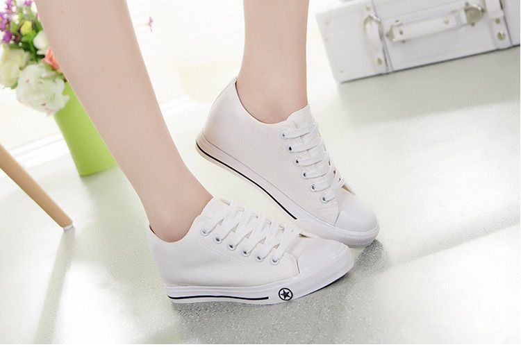 6 cách giữ đôi giày trắng luôn sạch mới